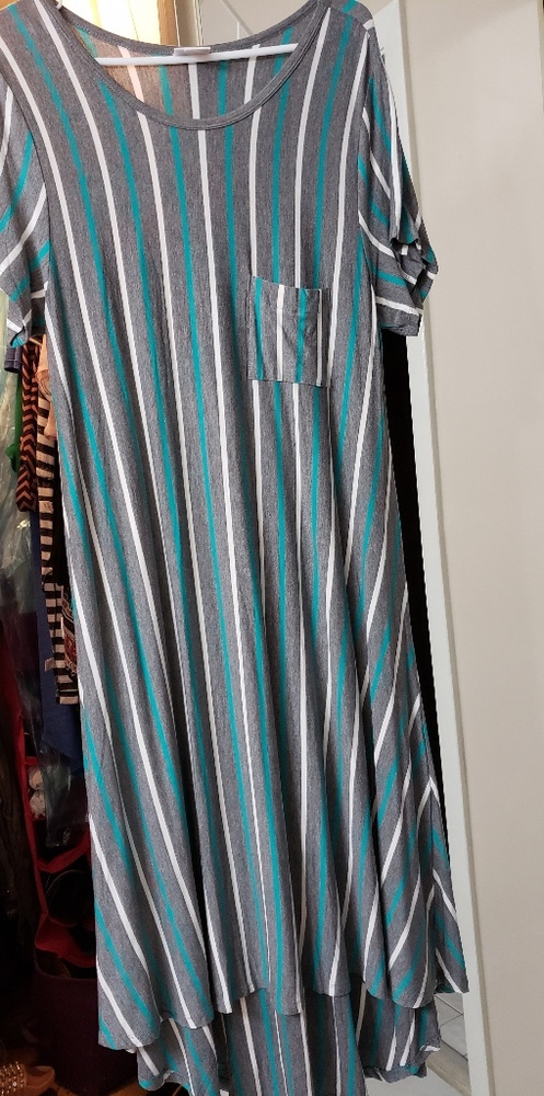 Small Carly (lularoe)